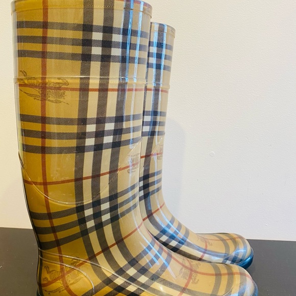 COPY - Burberry rain boots - Picture 5 of 8
